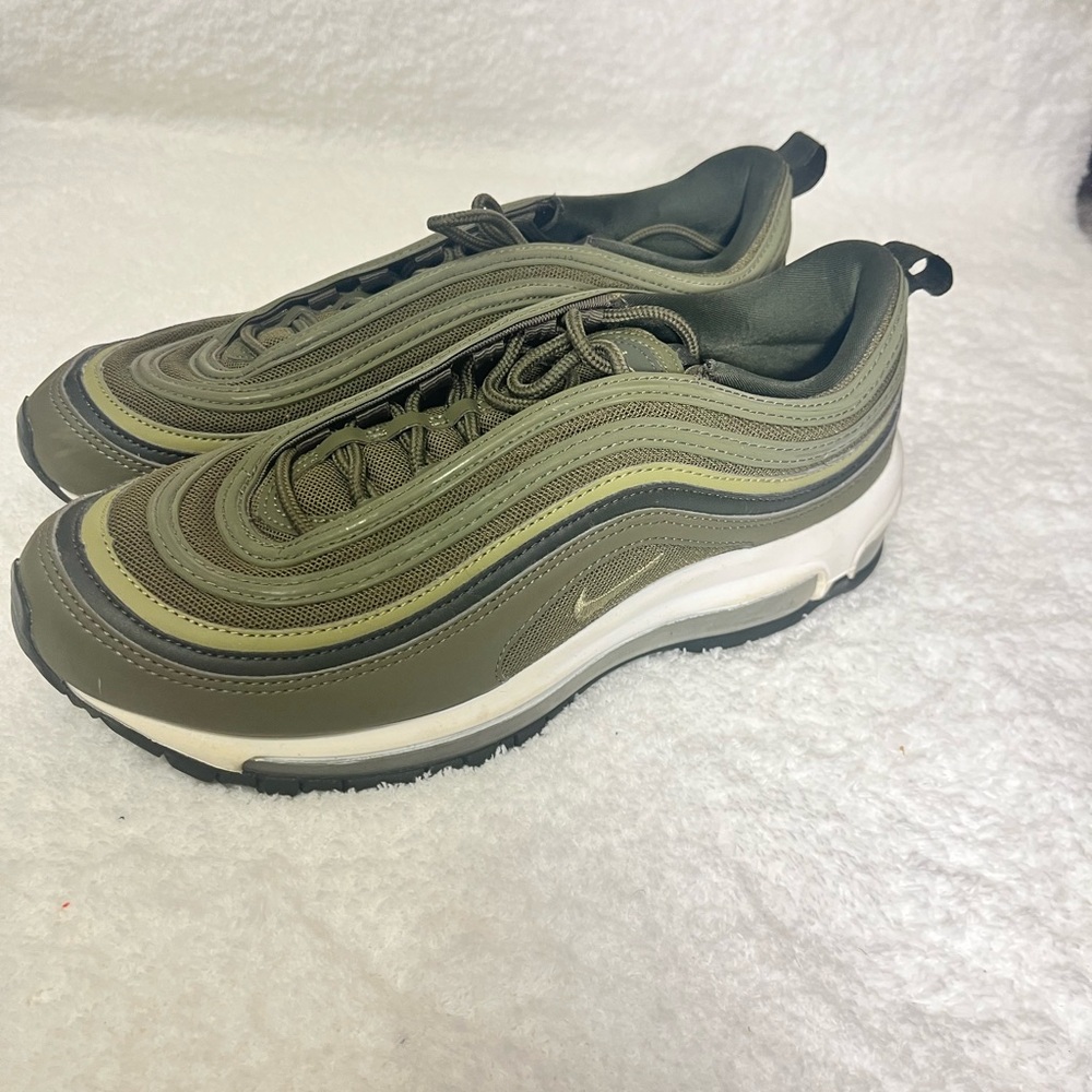 Nike Khaki Green Athletic Shoes